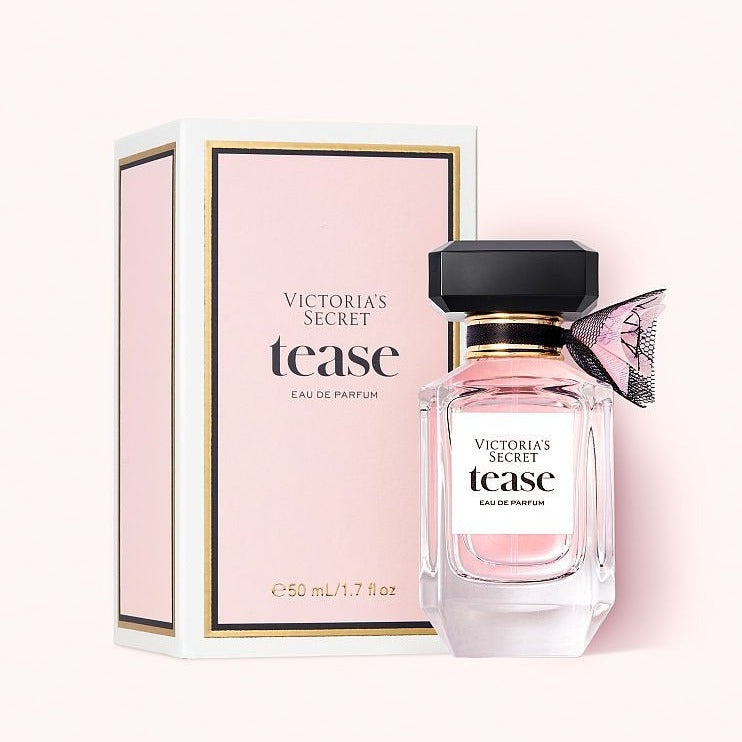 "Tease" is a sensual and provocative fragrance by Victoria's Secret that has become a classic. Vanilla, gardenia blooms, and frosty pear give it a neat and crispy aura, while amber, musk, praline, and sandalwood make "Tease" a sexy and alluring essence, perfect for those who welcome vitality and desire every adventure it has to show.  Know this fragrance and fall in love with the scent - a special perfume.