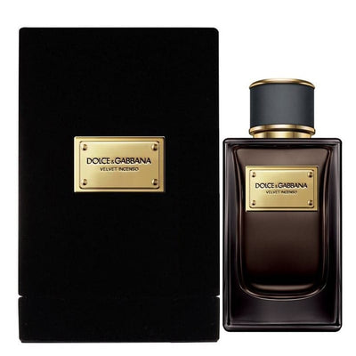 "Dolce & Gabbana Velvet Incenso" Perfume is a men's oriental woody cologne blending Elemi and black pepper as top notes, giving it a warm, zesty touch while the core notes are incense and labdanum. Vanilla, cashmere wood, amber wood, patchouli, and benzoin bring dark, sweetened, and woody details to the base notes. Know this fragrance and fall in love with the scent - a special perfume.