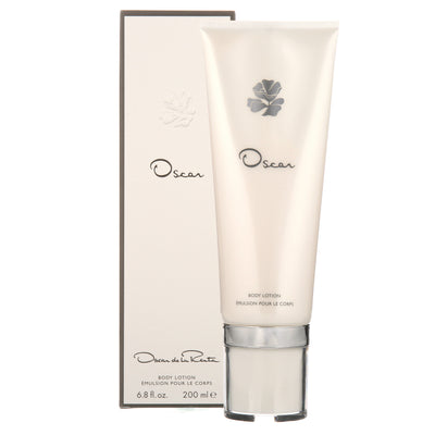 "Oscar," launched by Oscar de la Renta in 1977, is a sophisticated, oriental, flowery, feminine fragrance that transcends time. This delicate scent blends basil, jasmine, lavender, and sandalwood, and it's perfect for the night.  Know this body lotion and fall in love with the scent - a special perfume