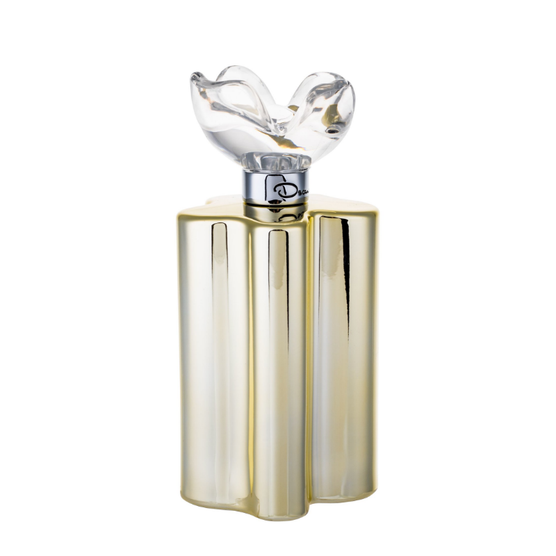 "Oscar Gold" is a feminine fragrance that will make you feel like you are strolling down the red carpet with its unforgettable combination of fruity notes, including vanilla, mandarin orange, bergamot, orange blossom, and jasmine.  Know this fragrance and fall in love with the scent - a special perfume.