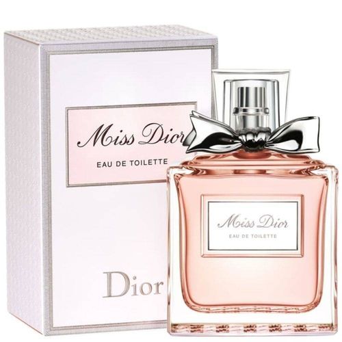 Miss Dior Cherie is a Chypre Fruity fragrance for ladies. The snout behind this fragrance is the professional Christine Nagel. The full notes are Cherry, Strawberry, Pineapple, and Mandarin Orange; the central notes are Popcorn, Caramel, Rose, Jasmine, and Violet; Patchouli, Musk, and Amber.  Know this fragrance and fall in love with the scent - a special perfume.